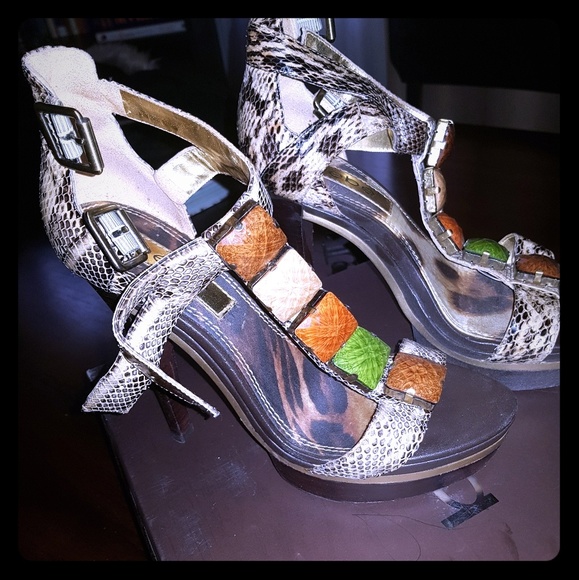 Island tan peep toe pumps - Picture 1 of 3